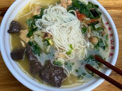 -文山荷鲜居(翠湖店)