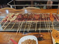 -哈尔滨小酒馆·鲜肉现穿自助烧烤(康新花园店)