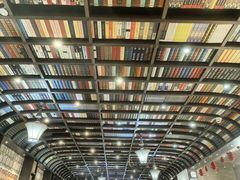 -钟书阁(松江泰晤士小镇店)