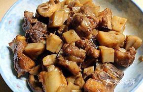 Braised Pork Ribs with Lotus Root