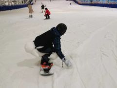 -乔波室内滑雪场