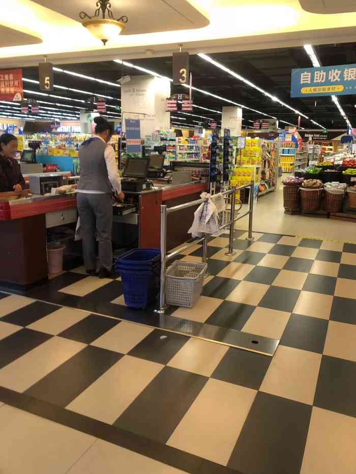 百伦生活超市(彭州店)-"虽然猪肉涨价了.99但是也不影响我逛商.