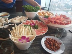 -云中捞高空旋转餐厅(商茂世纪广场店)