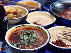 -马路边边串串香(苗栗路店)