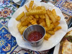 -LESCEDARS Brasserie Bistro香柏树