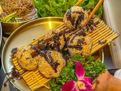 -围炉肉舍•炭烤活鳗•丹东海鲜烤肉(步行街店)