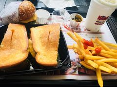 -The Habit Burger Grill 哈比特汉堡(爱琴海店)