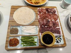 -乔家小院•本地小海鲜•非遗驴肉(万年泉路店)