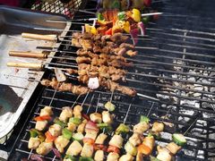 葡萄藤特色烧烤-丹世红酒庄·烧烤·团建·婚礼·水上运动