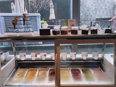 面包甜点陈列柜-深圳四季酒店·馥自助餐厅