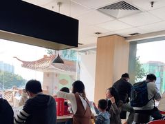 大堂-麦当劳(龙洞店)