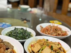 -芦茨金富饭庄·25年老字号·专做稻草鸡