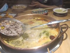 -洱火云南酸菜牛肉火锅(石景山当代商城店)