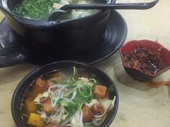 -丽虹云南过桥米线(兴工街店)