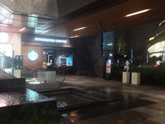 -瑞虹新天地月亮湾