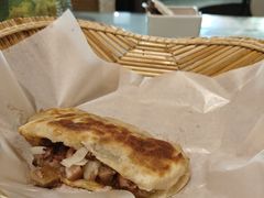 武安锅盔夹熏肉-邯郸人餐厅·地方菜 邯郸菜(邯郸东站店)