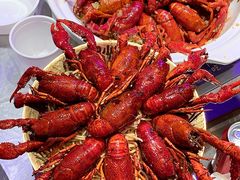 -肥小宝·金牌油焖大虾(襄阳龙虾地标店)