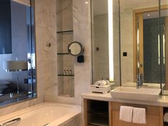 -上海漕河泾万丽酒店