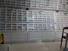 -诺柯视眼镜-蔡司依视路官方工厂店(淞南一店)