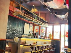大堂-8PINTS八品脱·日料·烧鸟·精酿小酒馆(莘庄店)