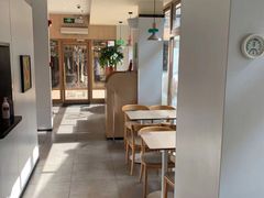 -白玉兰食品甜凤店(合生汇店)