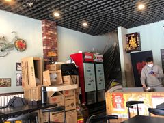 -愉肴麻辣香锅(中北镇店)