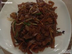 滨城特色炒河粉 -港东盛宴烧腊至尊