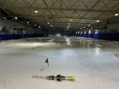 -乔波室内滑雪场