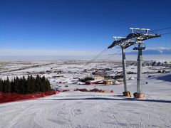 -丝绸之路山地度假区滑雪场