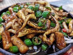 铁板鱿鱼须-八张桌子(老店)