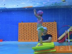 -蓝鲸奇亲子游泳俱乐部