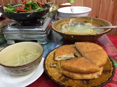 -乡土特色.冷锅鱼.牦牛肉汤锅