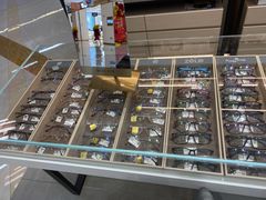 -博士眼镜集团石人工眼镜(虹口万泰店)