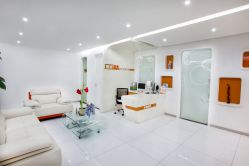 口腔科前台-西美医疗美容门诊部