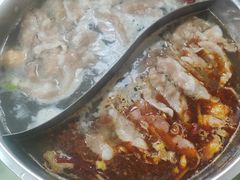 -荣吉招牌自助骨头锅(顾乡店)