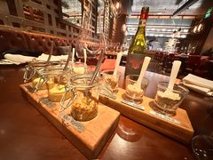 -恰餐厅及酒吧 CHAR Bar & Grill (北京丽都皇冠假日店)