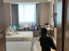 -杭州西湖湖滨银泰亚朵酒店