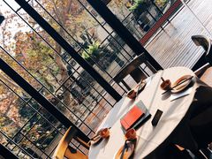 靠窗位-龙门阵茶屋川菜馆(武康路店)