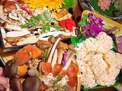 -花菇朵·云山雀 ll 野生菌锅·野果酸汤·精品滇菜(万柳店)