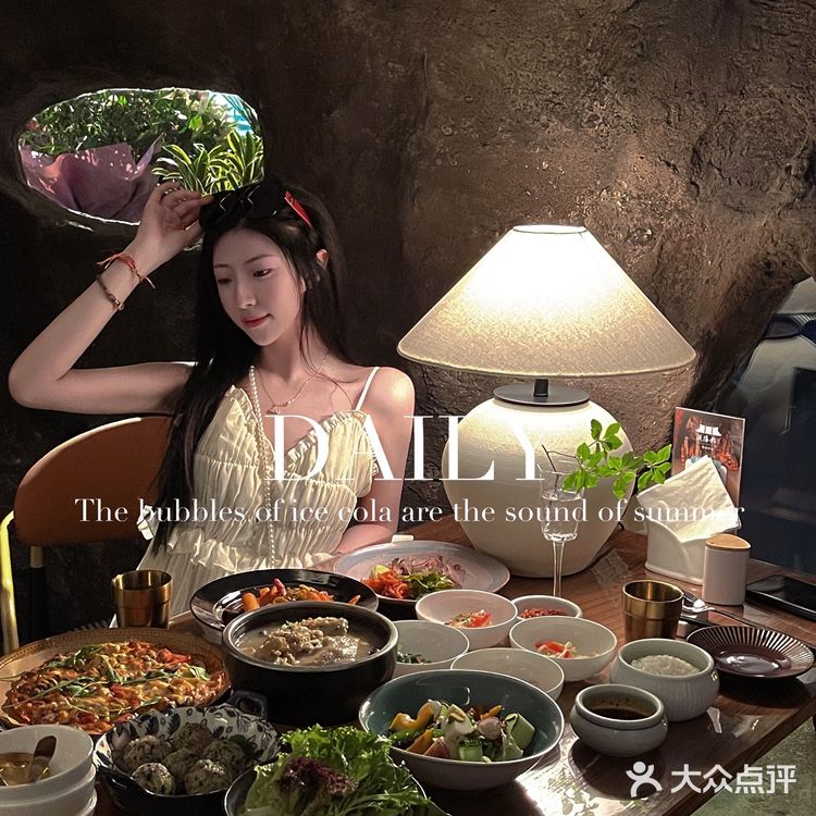 西安最高级的韩餐！溶洞风韩料氛围感jue了