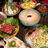 它家火锅是直接把海鲜市场搬进店里了⁉️