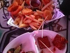 -UP嘻哈酒吧(粉巢店)