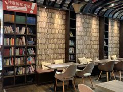 -钟书阁(松江泰晤士小镇店)