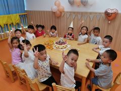 -小门牙好性格托育(北外滩中心)