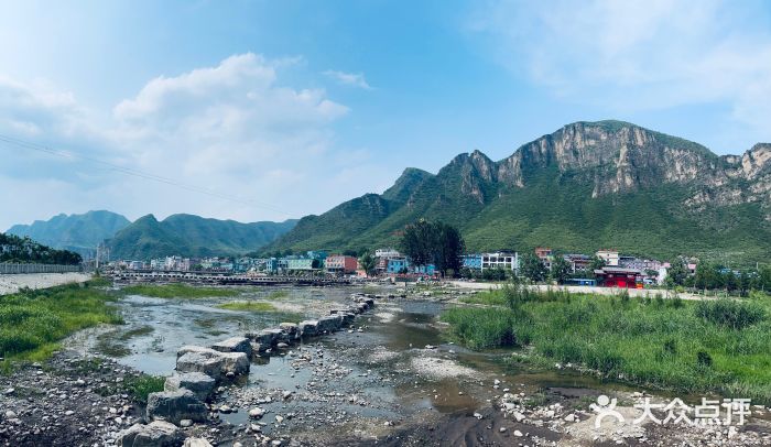 百里峡七彩艺术小镇图片