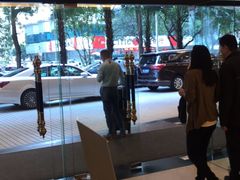 -深圳富苑皇冠假日套房酒店