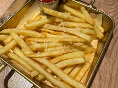 -玛格萝妮比萨屋(四平店)
