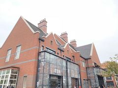 -钟书阁(松江泰晤士小镇店)