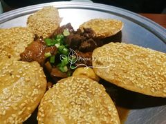 地锅本仔鸡-小菜园新徽菜(芜湖万达店)
