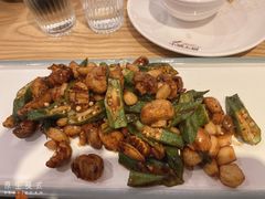 -小镇大厨新概念复合中餐厅(万达广场大连高新店)